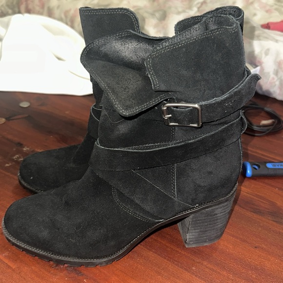 Clark’s women’s booties - Picture 2 of 8